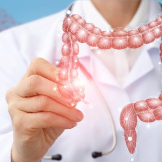 Doctor draws the structure of the colon on a virtual screen.